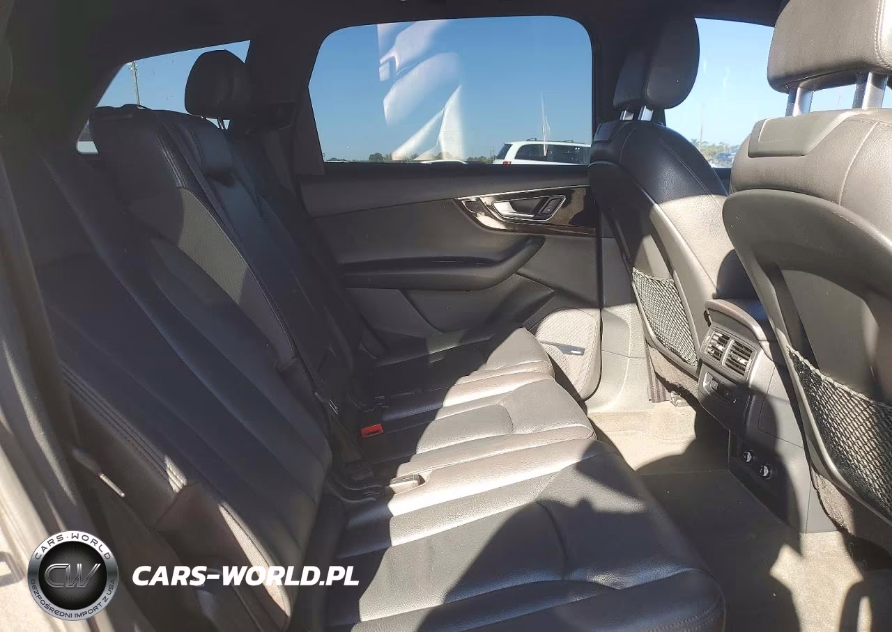 2019 Audi Q7 Premium Plus VIN:WA1LAAF76KD000305 - 11