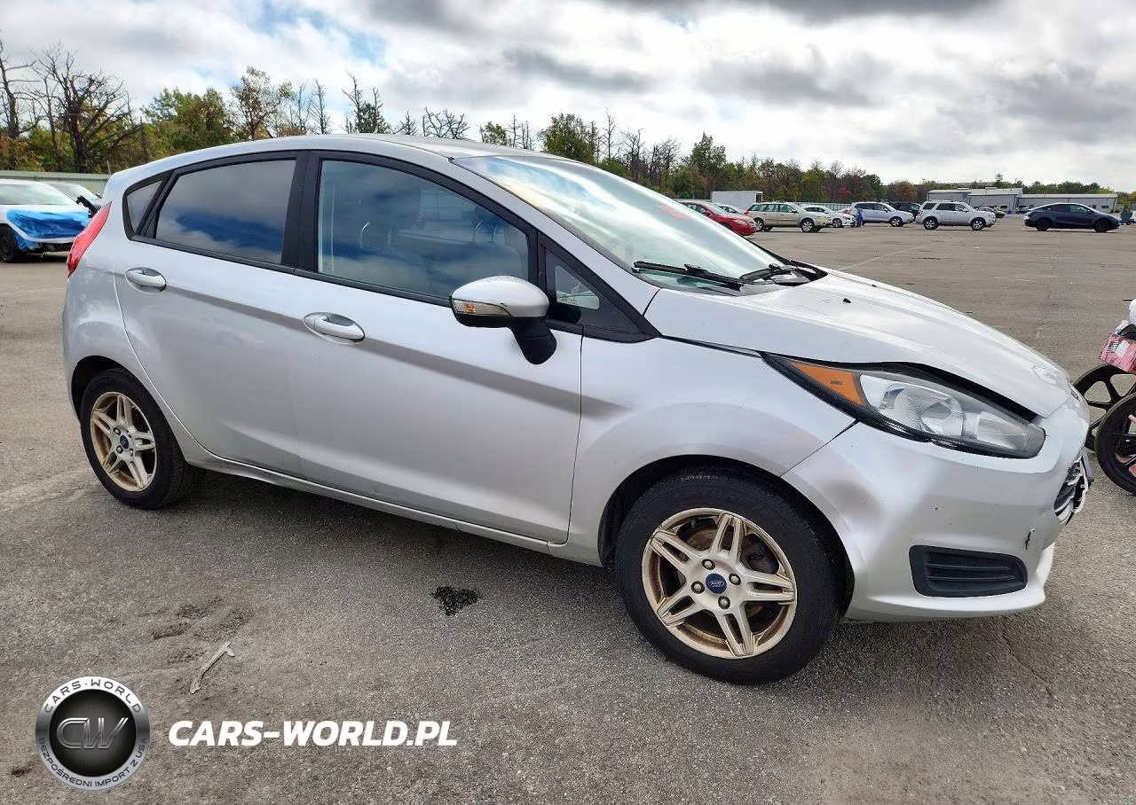 2018 Ford Fiesta Se VIN:3FADP4EJXJM128496 - 4