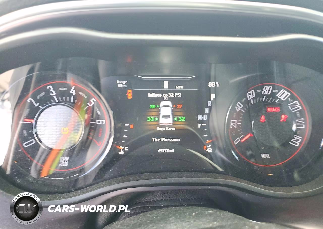 2018 Dodge Challenger Sxt VIN:2C3CDZAG1JH334685 - 9
