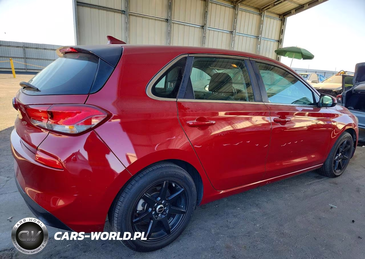 2019 Hyundai Elantra Gt Base VIN:KMHH35LE8KU098765 - 3