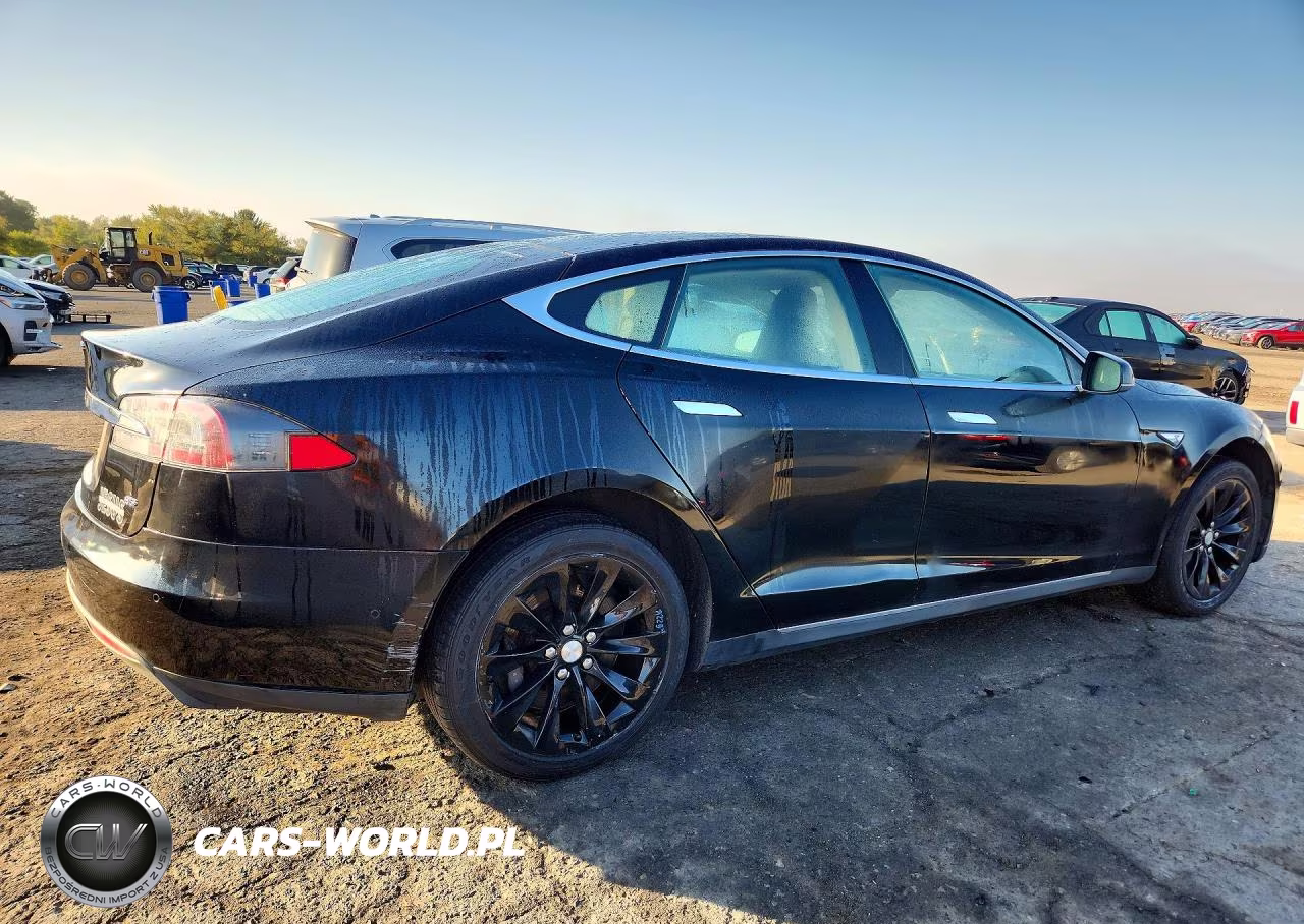 2015 Tesla Model S 85 VIN:5YJSA1H19FF082510 - 3