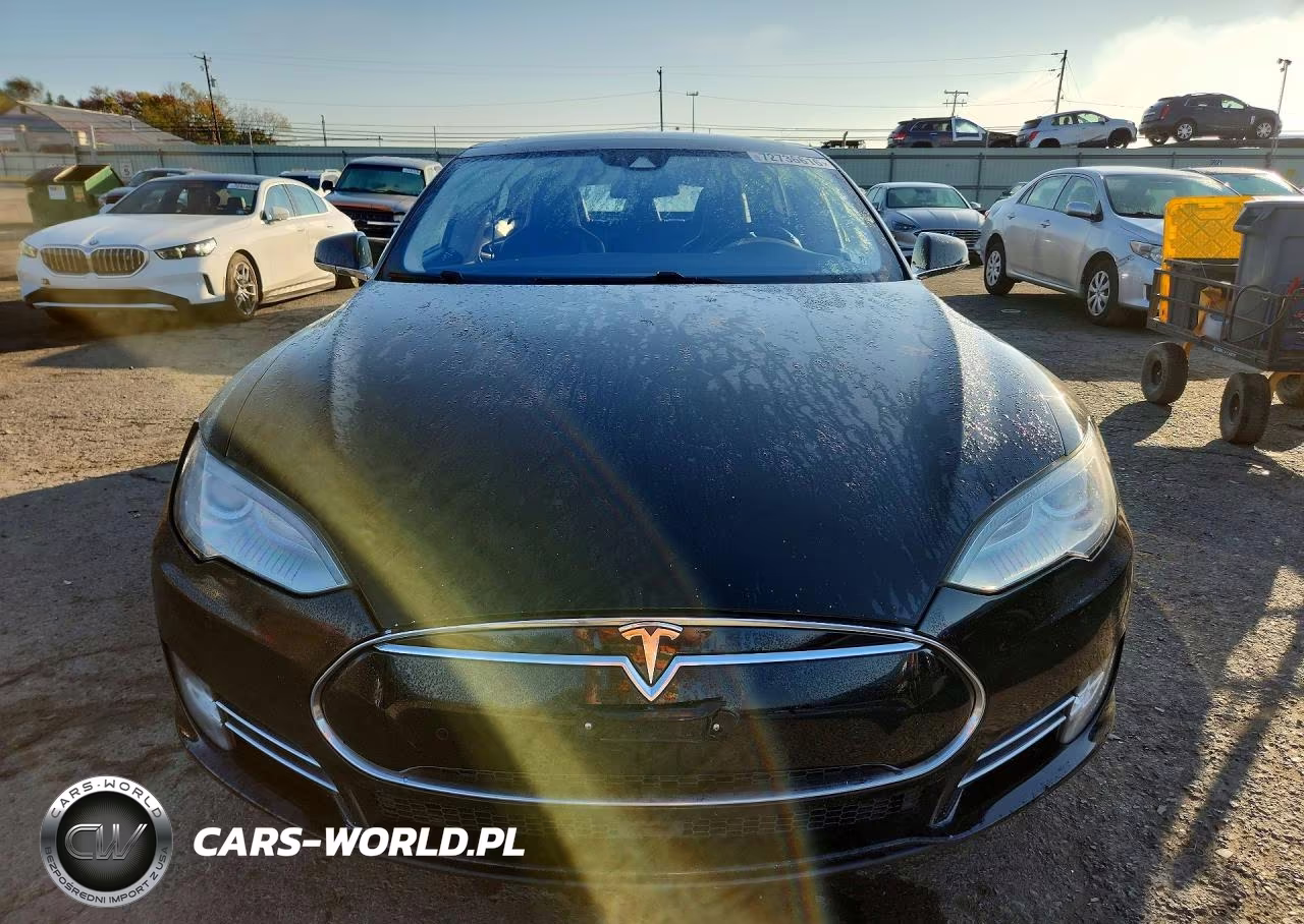 2015 Tesla Model S 85 VIN:5YJSA1H19FF082510 - 5