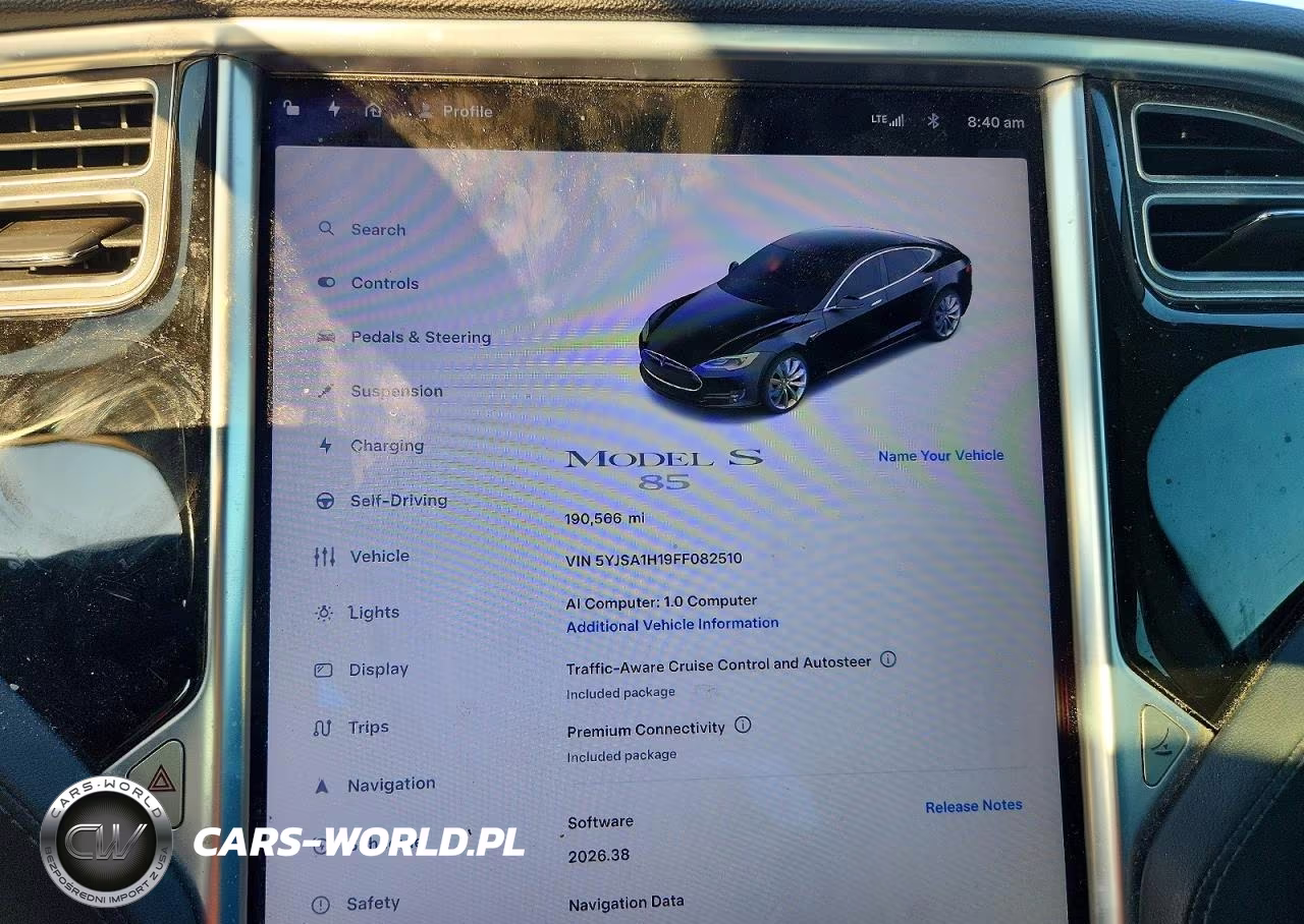 2015 Tesla Model S 85 VIN:5YJSA1H19FF082510 - 9