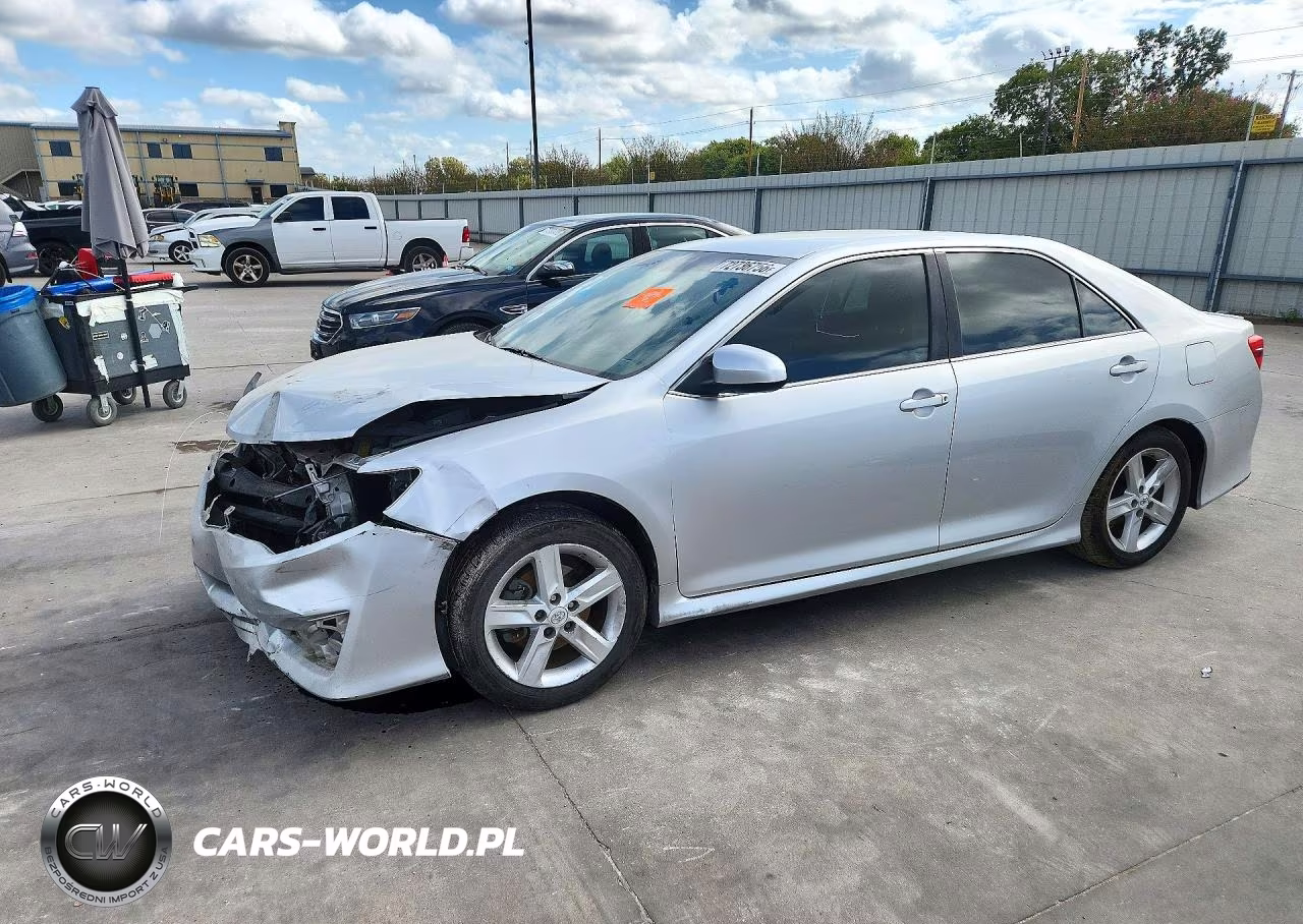 2013 Toyota Camry Se – zdjęcie 1 z 12