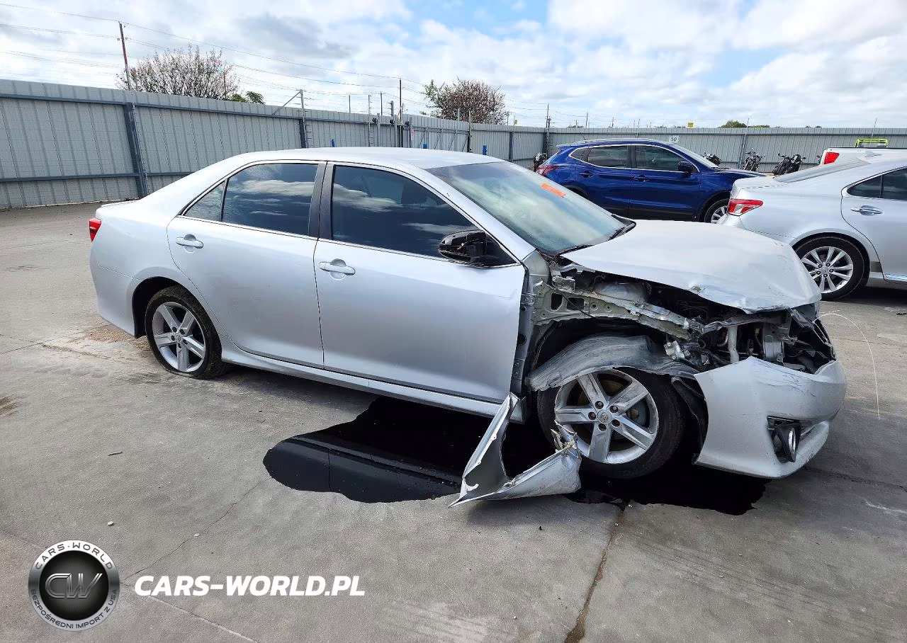 2013 Toyota Camry Se VIN:4T1BF1FKXDU209732 - 4