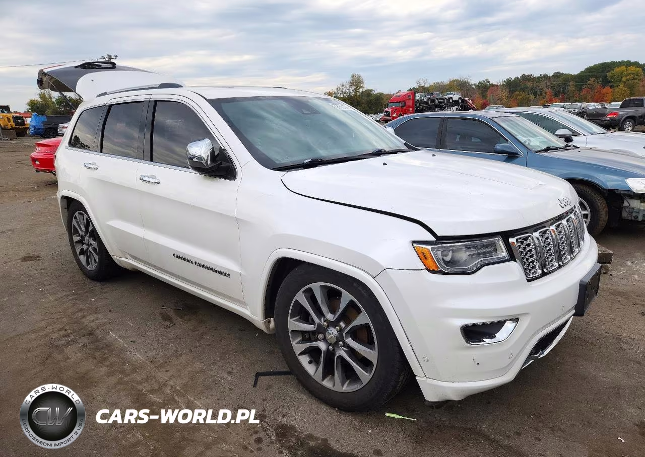 2017 Jeep Grand Cherokee Overland VIN:1C4RJFCG4HC684867 - 4
