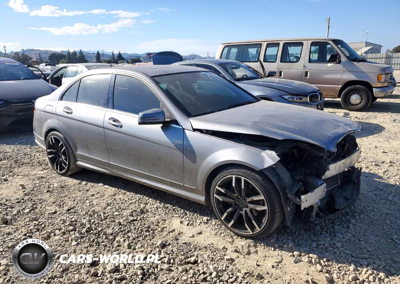 2010 Mercedes-Benz C 300 VIN:WDDGF5EB6AR115340 - 4