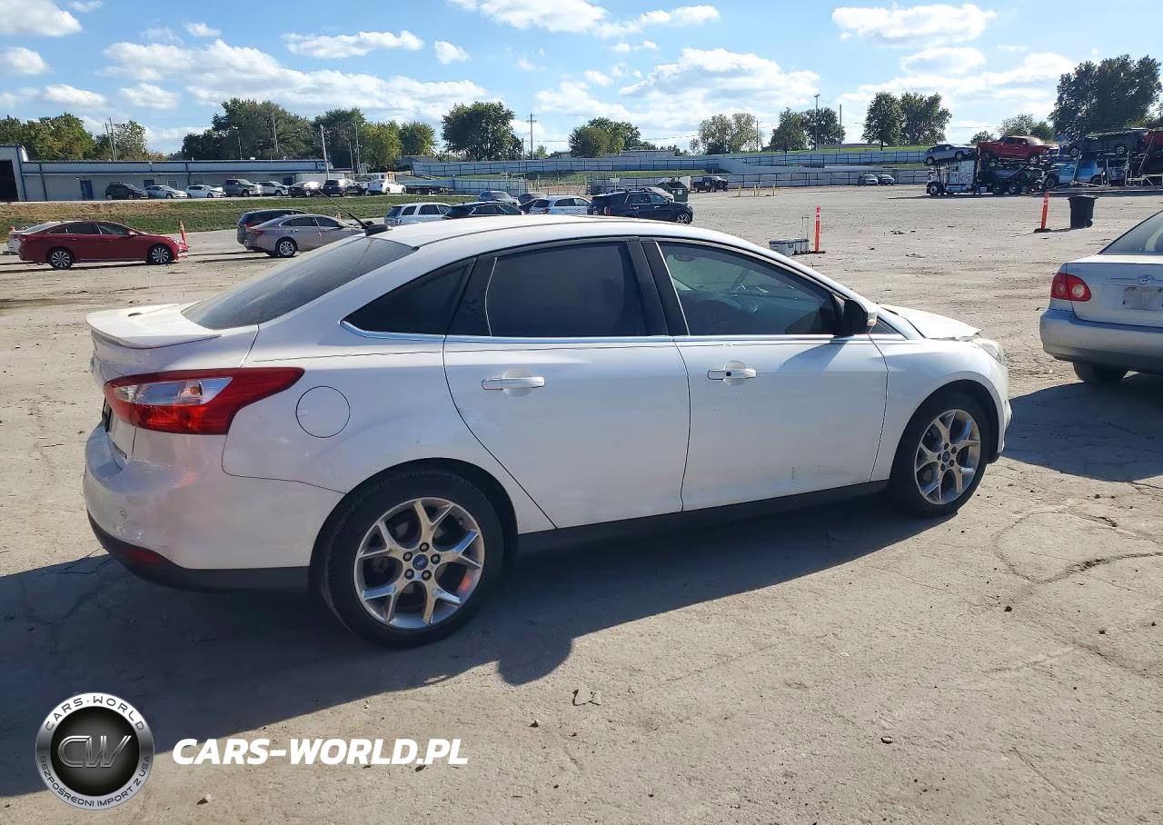 2012 Ford Focus VIN:1FAHP3J27CL173958 - 3