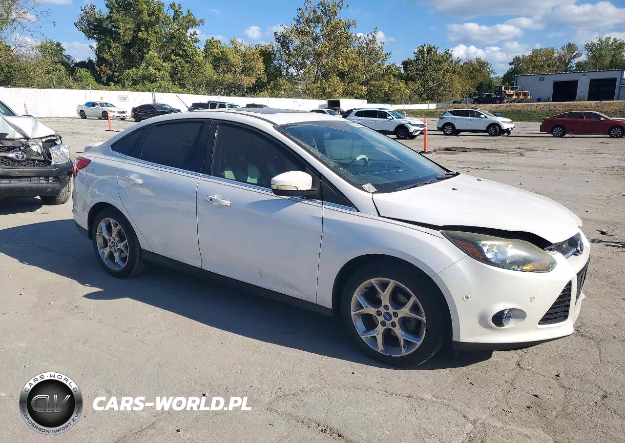 2012 Ford Focus VIN:1FAHP3J27CL173958 - 4