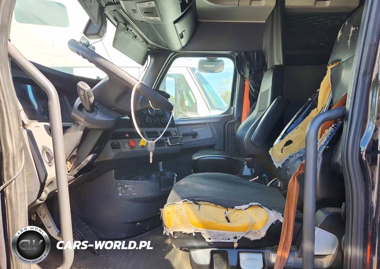 2019 Freightliner Cascadia 126 Semi Truck VIN:3AKJHHDR9KSHU6002 - 7