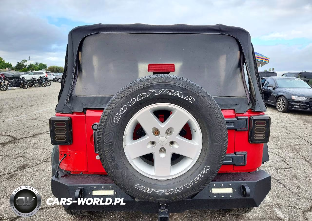 2011 Jeep Wrangler Sport VIN:1J4AA2D12BL631571 - 6