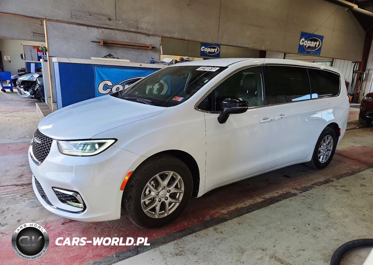 2025 Chrysler Pacifica Select