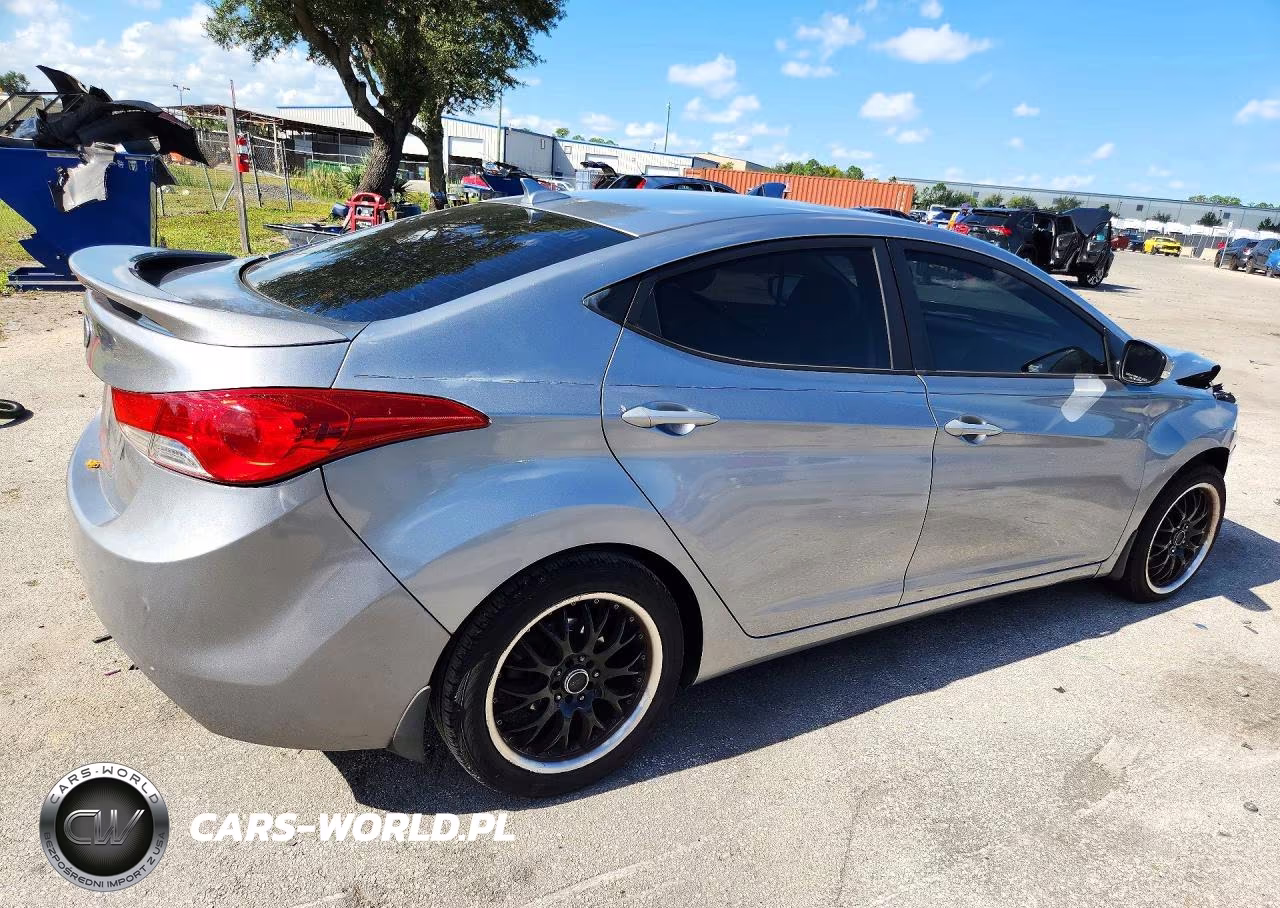 2013 Hyundai Elantra Limited VIN:KMHDH4AE6DU936467 - 3