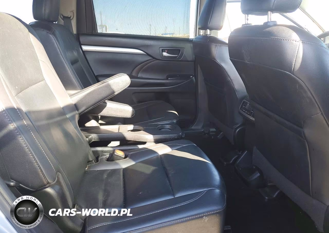 2019 Toyota Highlander Xle VIN:5TDKZRFH0KS556986 - 10