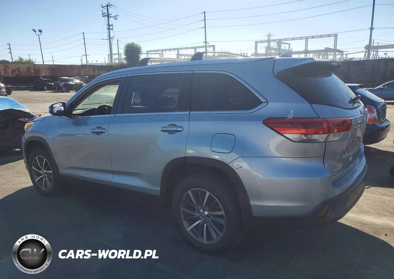 2019 Toyota Highlander Xle VIN:5TDKZRFH0KS556986 - 2