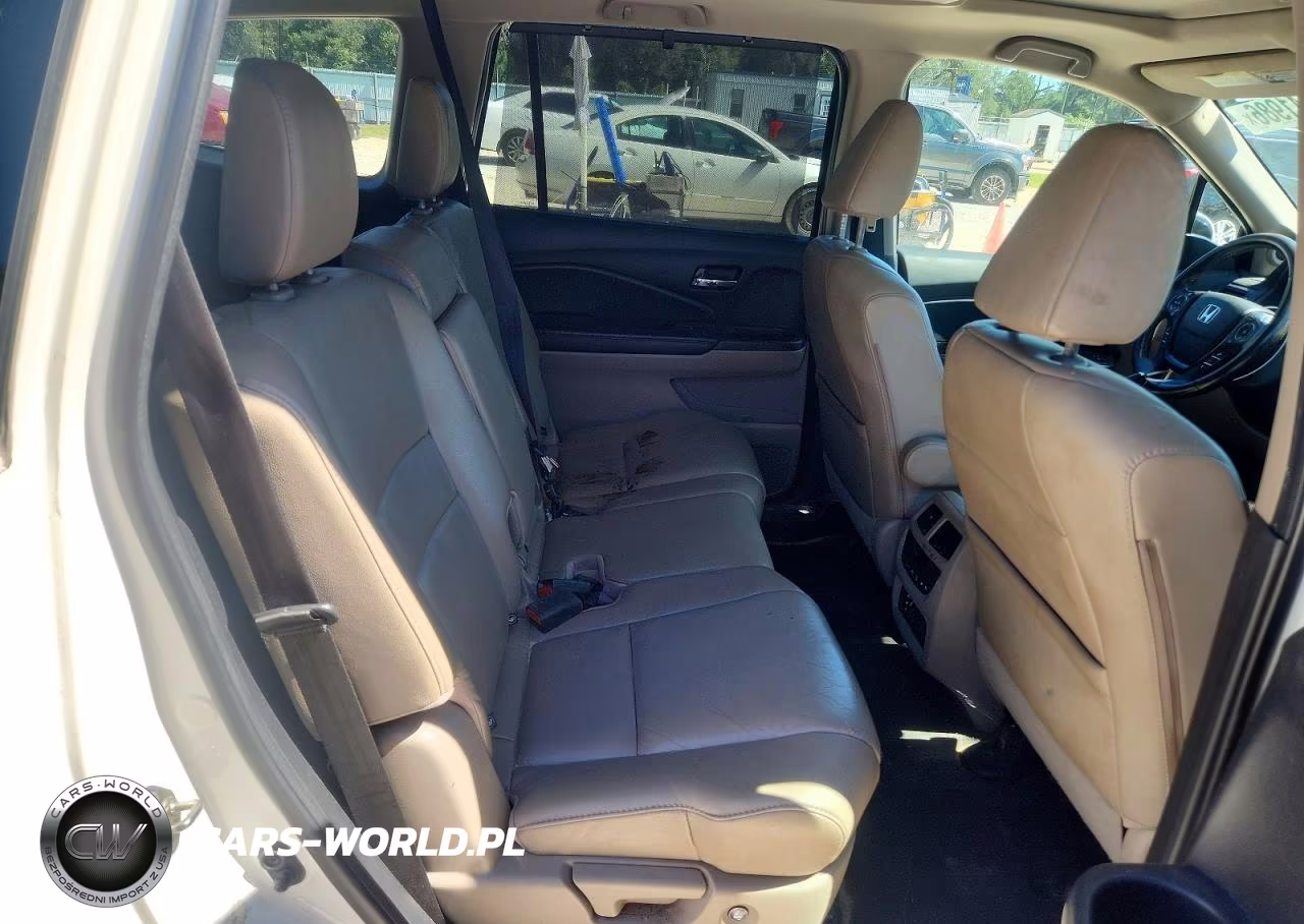 2016 Honda Pilot Touring VIN:5FNYF5H90GB023341 - 11