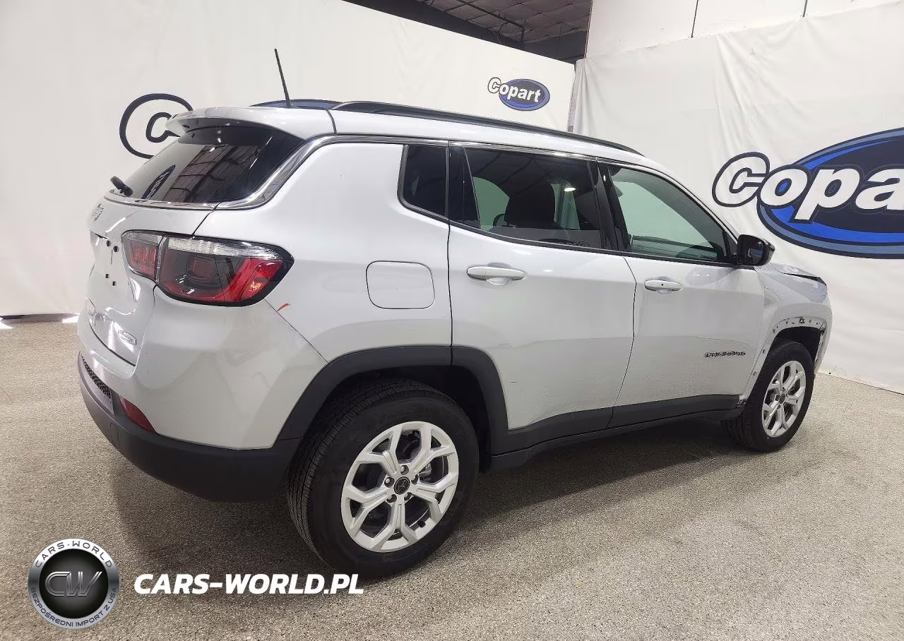 2025 Jeep Compass Latitude VIN:3C4NJDBN0ST620405 - 3