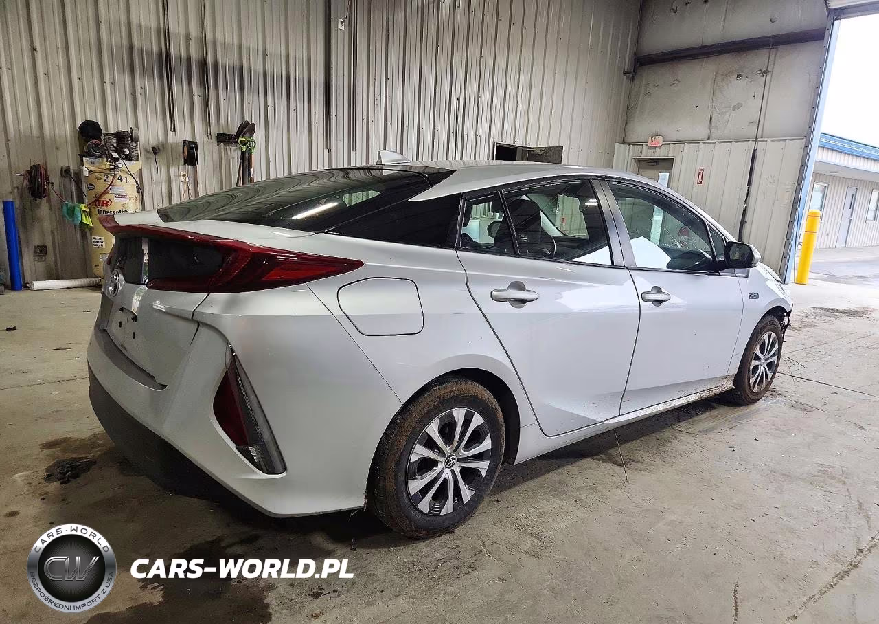 2021 Toyota Prius Prime Le VIN:JTDKAMFP9M3177426 - 3