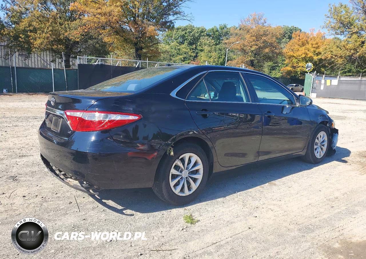 2015 Toyota Camry Le VIN:4T4BF1FK8FR496657 - 3