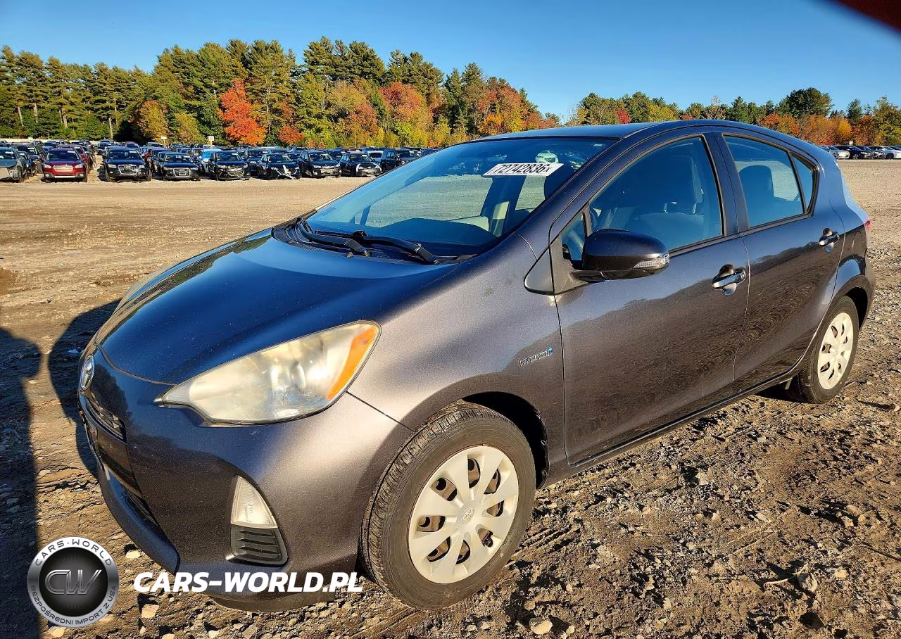 2013 Toyota Prius C Two