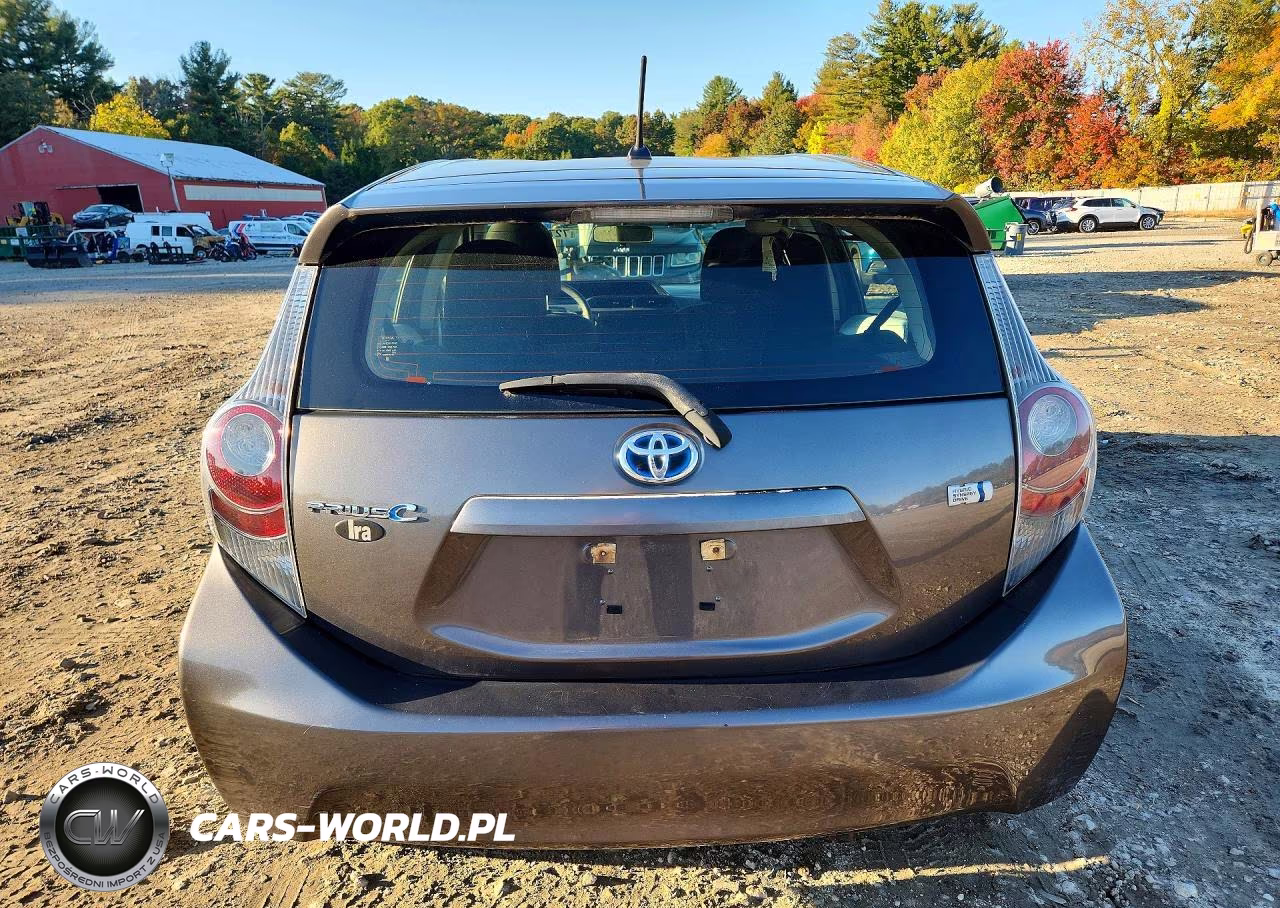 2013 Toyota Prius C Two VIN:JTDKDTB33D1531151 - 6