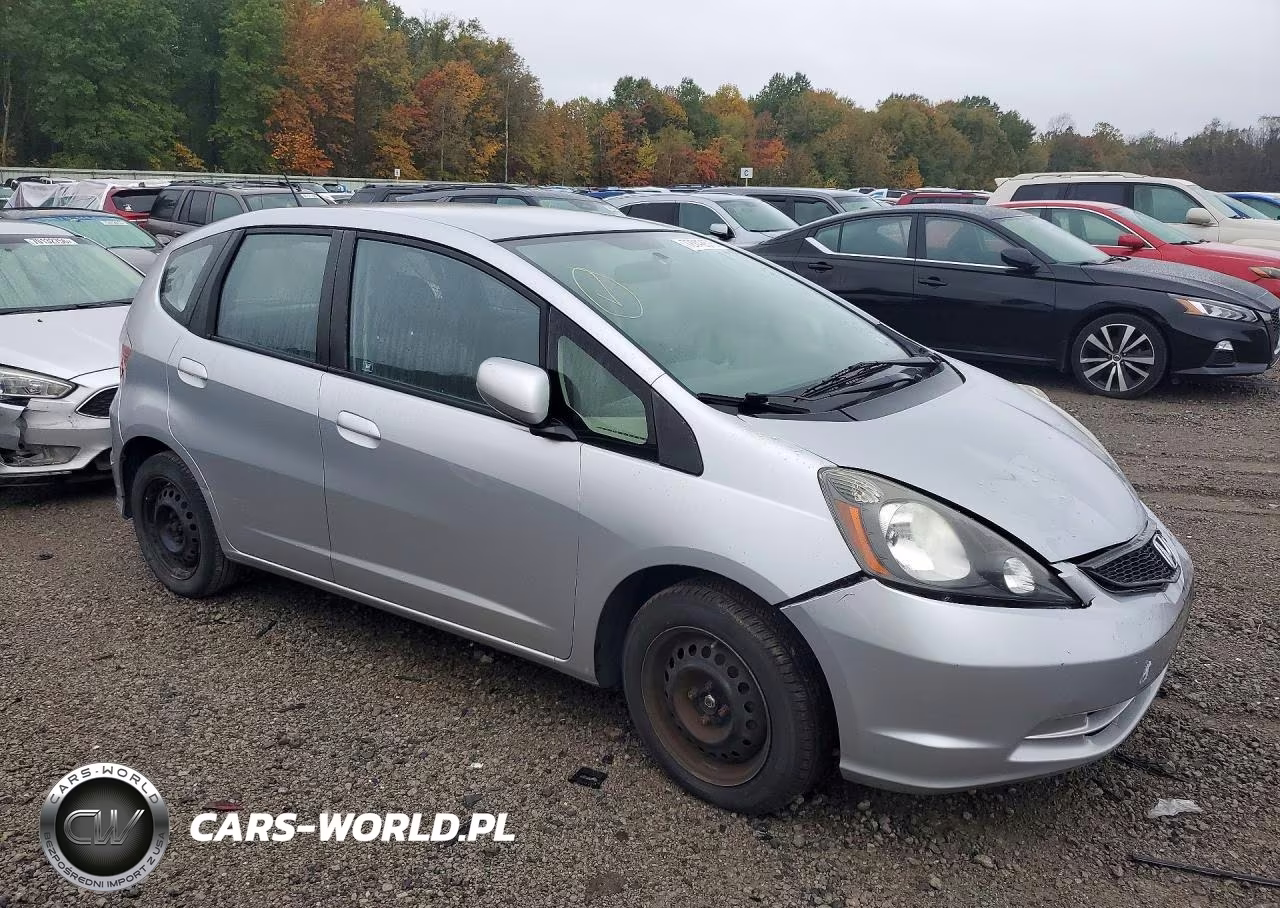 2013 Honda Fit VIN:JHMGE8H30DC081906 - 4
