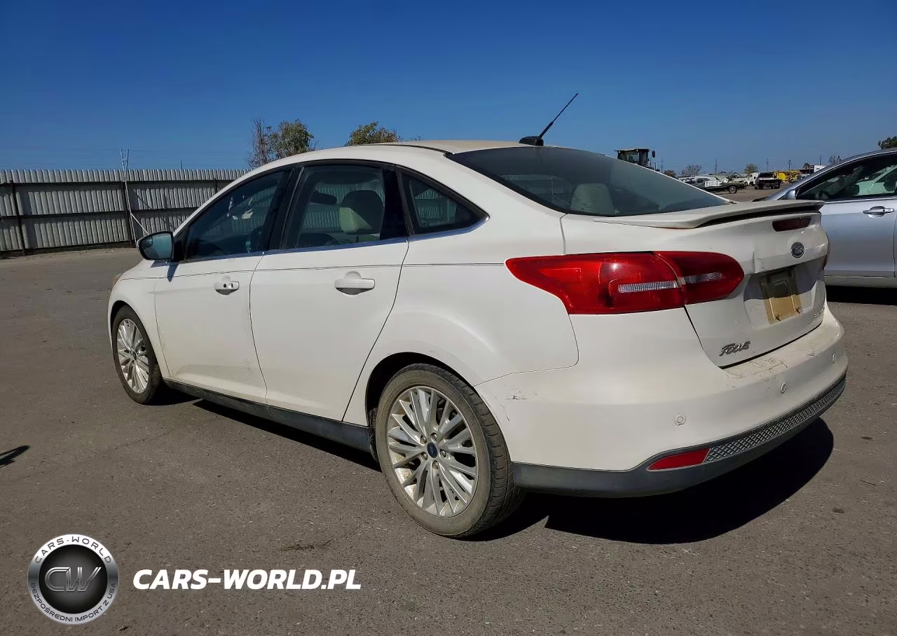2017 Ford Focus Titanium VIN:1FADP3J22HL260740 - 2