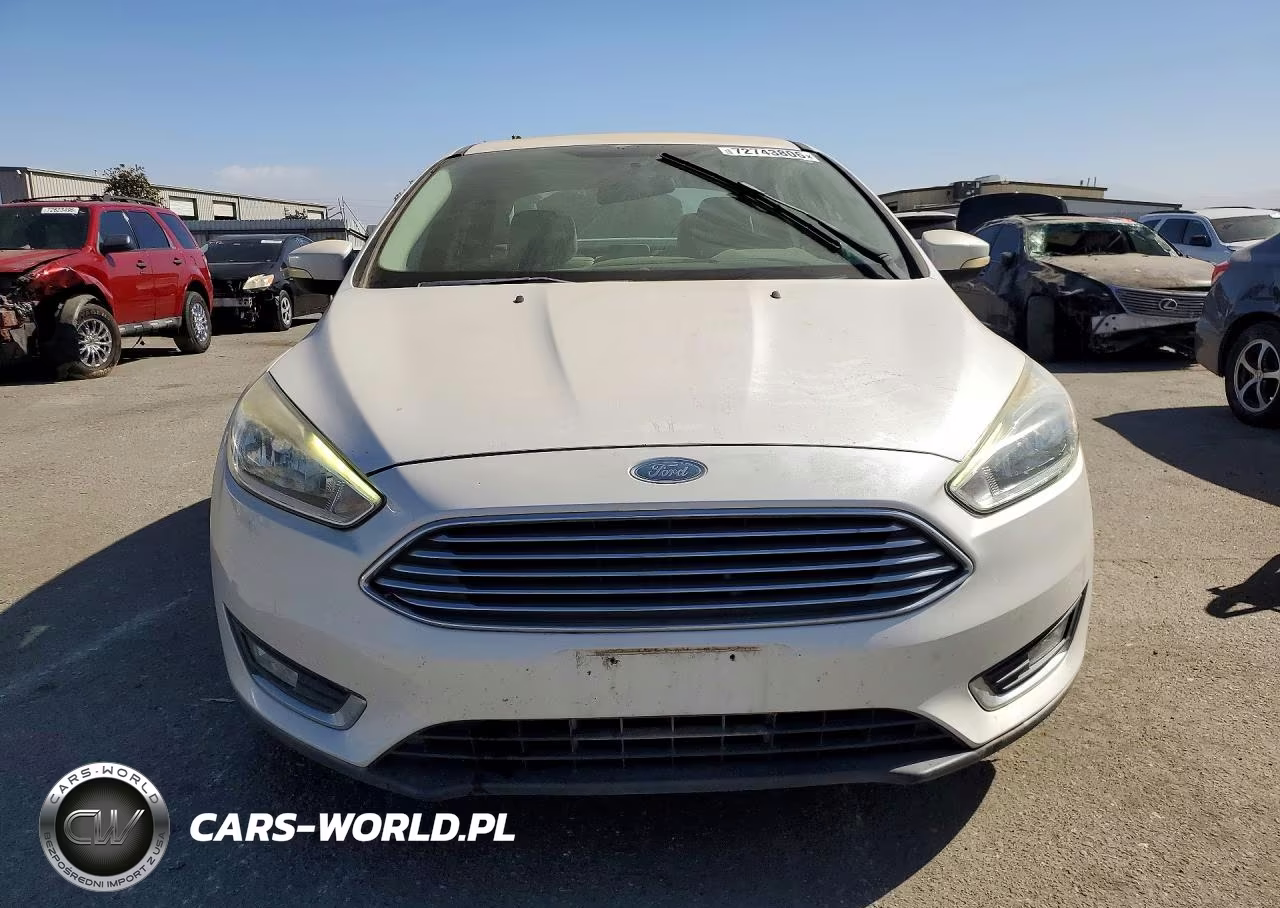 2017 Ford Focus Titanium VIN:1FADP3J22HL260740 - 5