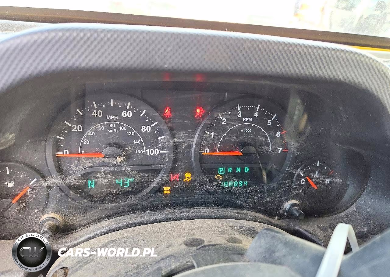 2008 Jeep Wrangler X VIN:1J4FA24108L585124 - 9