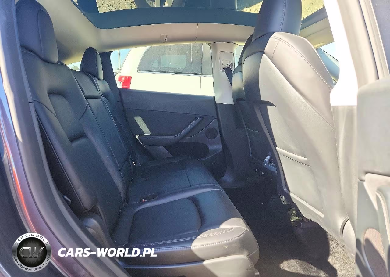 2023 Tesla Model Y VIN:7SAYGAEE0PF827889 - 10