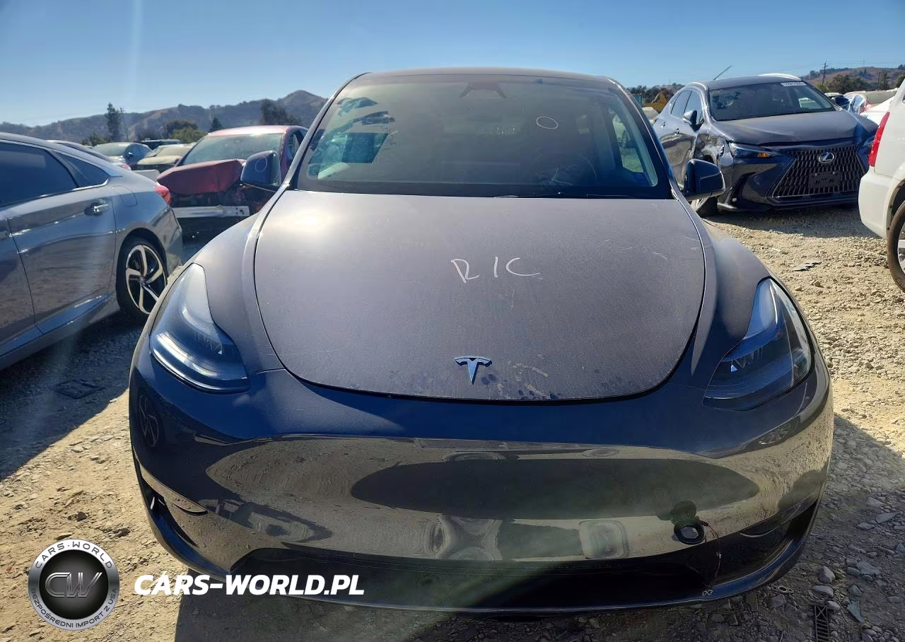 2023 Tesla Model Y VIN:7SAYGAEE0PF827889 - 5