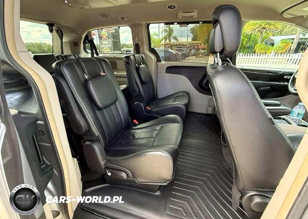2014 Chrysler Town & Country Touring VIN:2C4RC1BG9ER277807 - 6