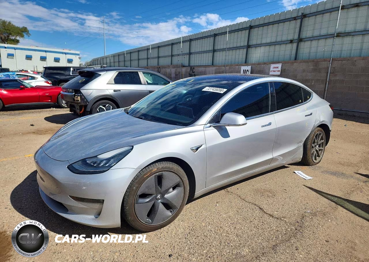 2018 Tesla Model 3 – zdjęcie 1 z 12
