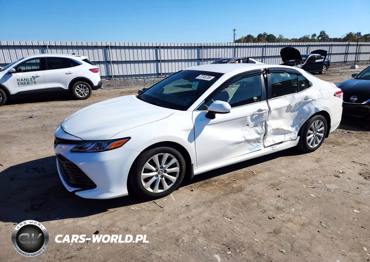 2018 Toyota Camry Le VIN:JTNB11HK2J3020022 - 1