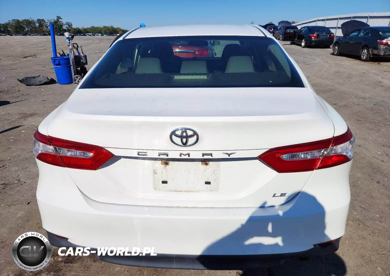 2018 Toyota Camry Le VIN:JTNB11HK2J3020022 - 6