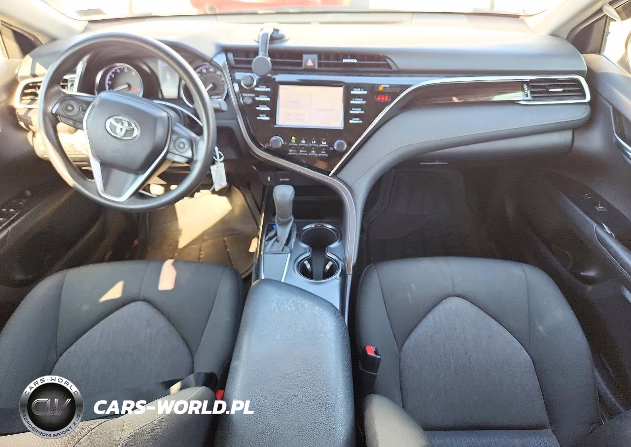 2018 Toyota Camry Le VIN:JTNB11HK2J3020022 - 8