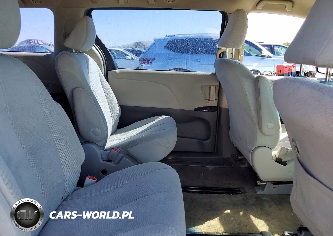 2012 Toyota Sienna Base 7-Passenger VIN:5TDKA3DC4CS011810 - 11