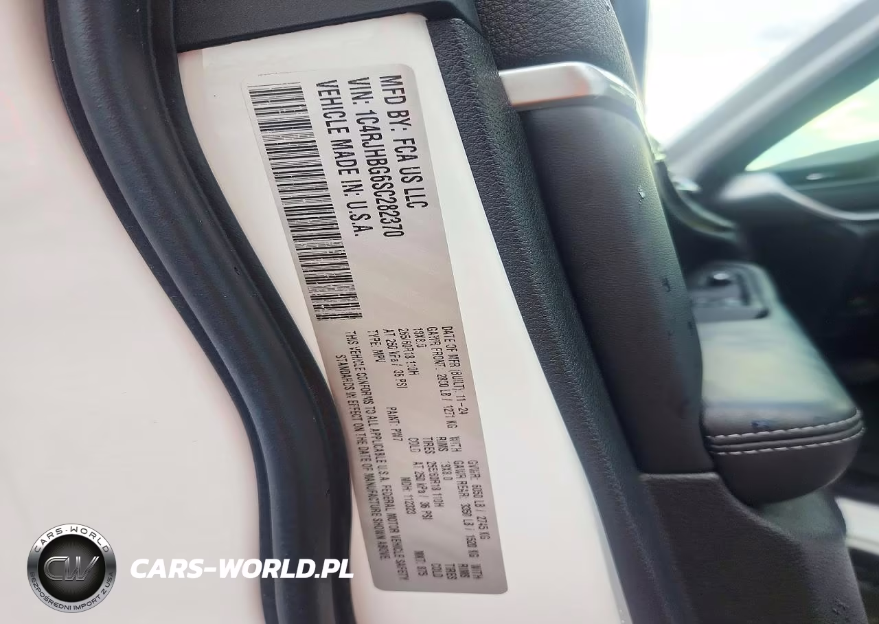 2025 Jeep Grand Cherokee Limited VIN:1C4RJHBG6SC282370 - 13
