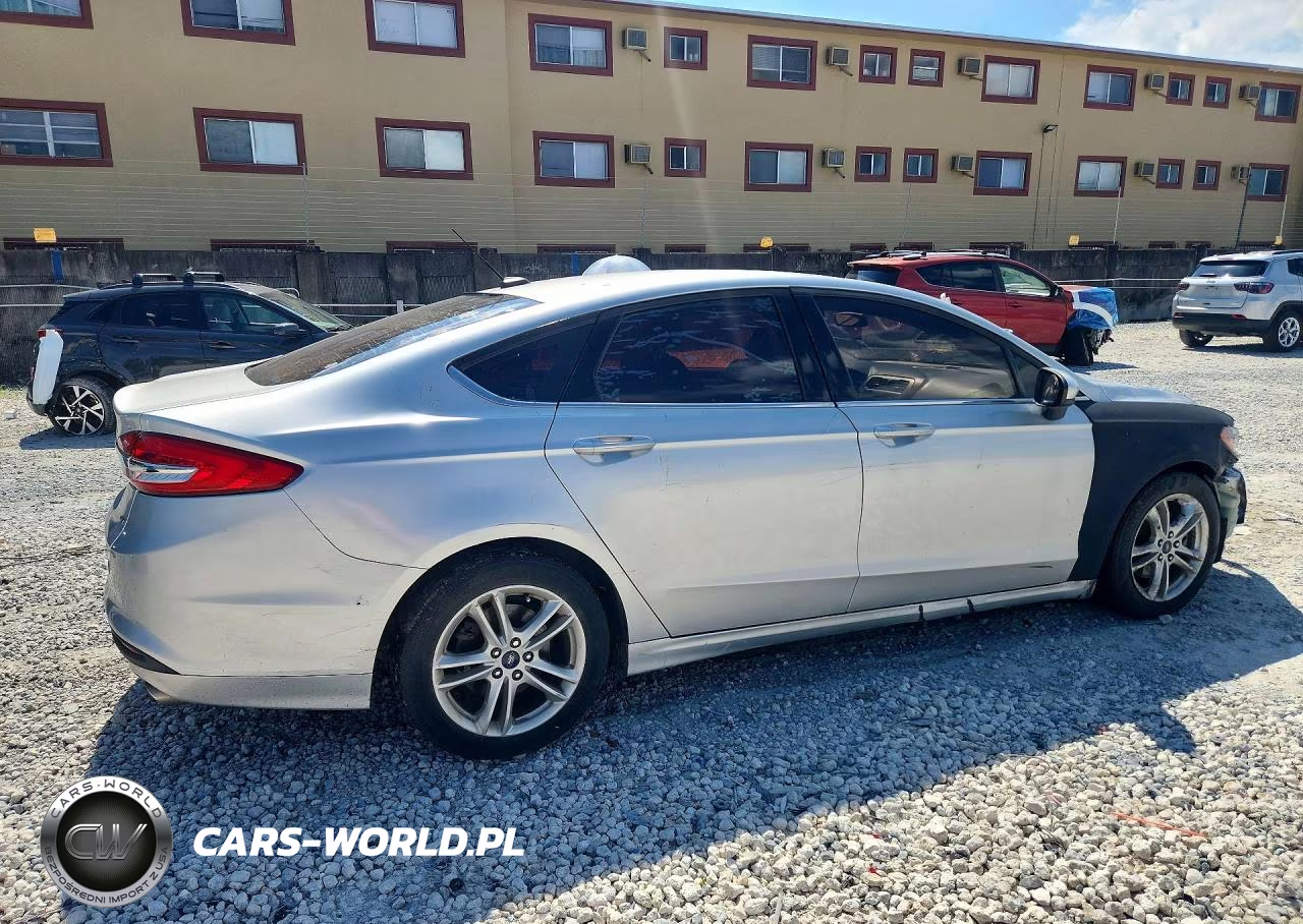 2018 Ford Fusion Se VIN:3FA6P0H7XJR115736 - 3