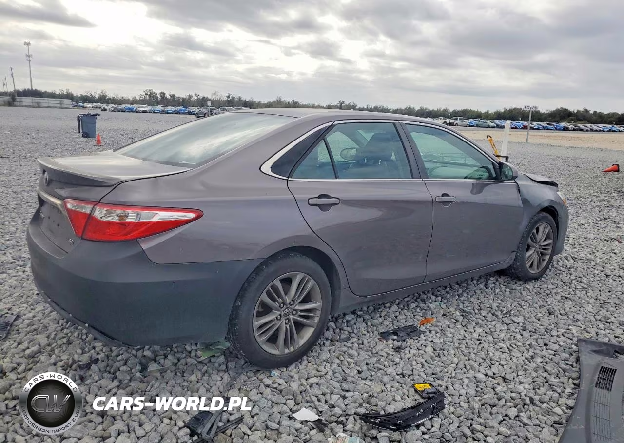 2015 Toyota Camry Le VIN:4T1BF1FK8FU063494 - 3