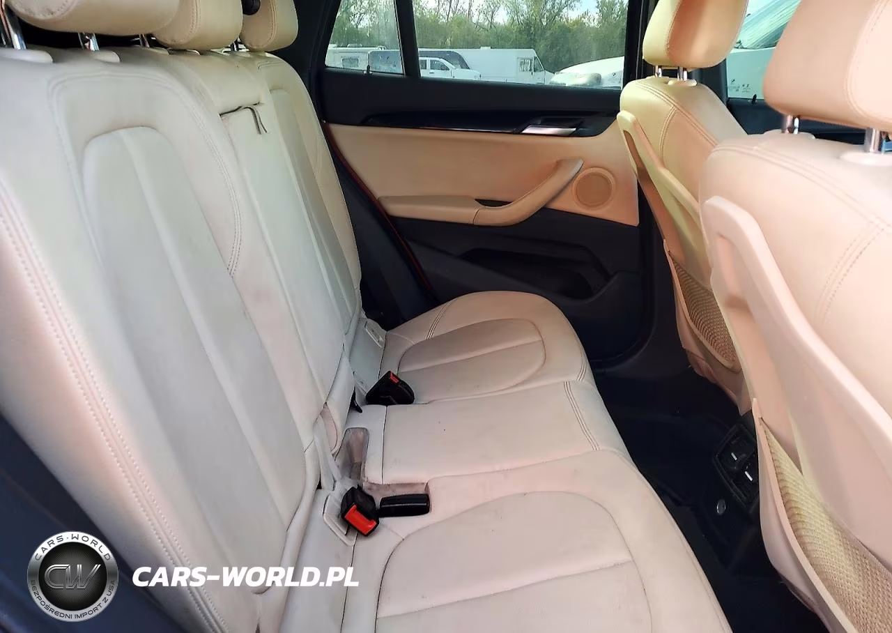 2018 BMW X1 Sdrive28I VIN:WBXHU7C3XJ5H45516 - 11