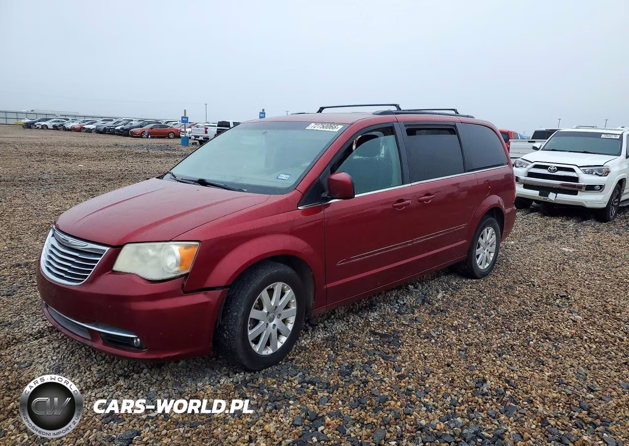 2013 Chrysler Town & Country Touring – zdjęcie 1 z 13