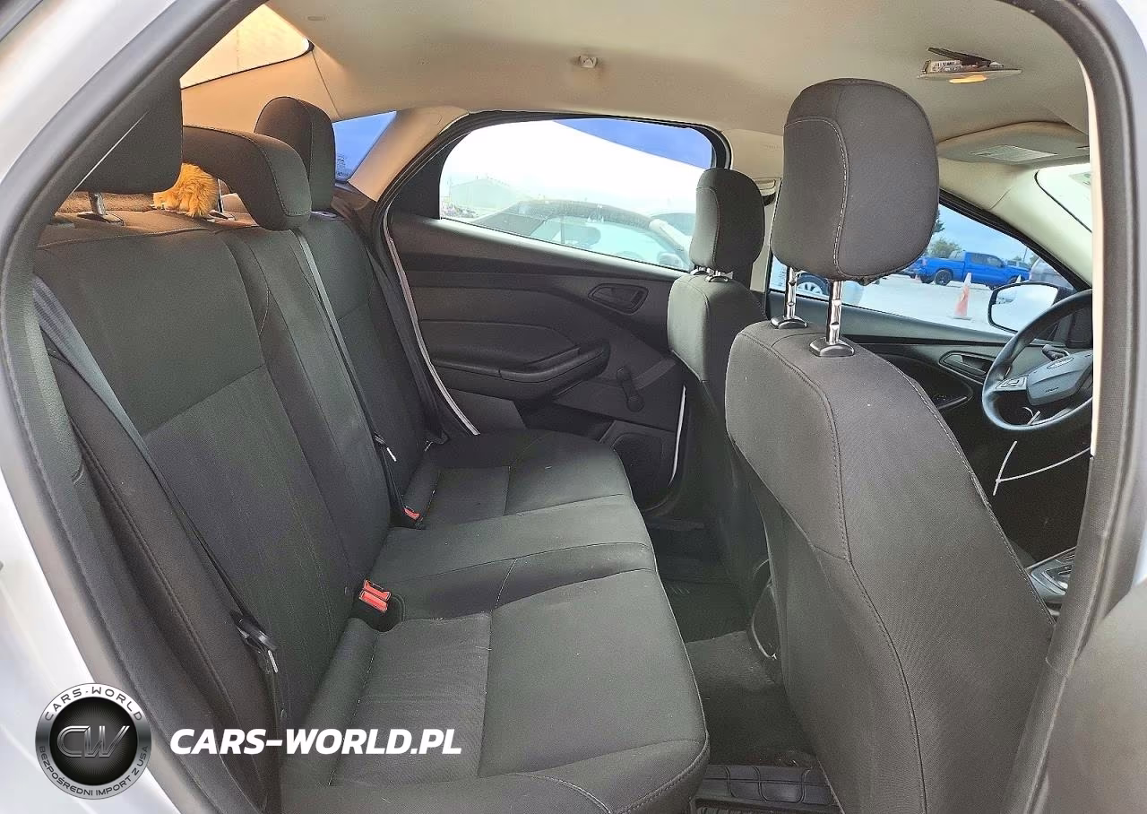 2018 Ford Focus S VIN:1FADP3E24JL277426 - 10