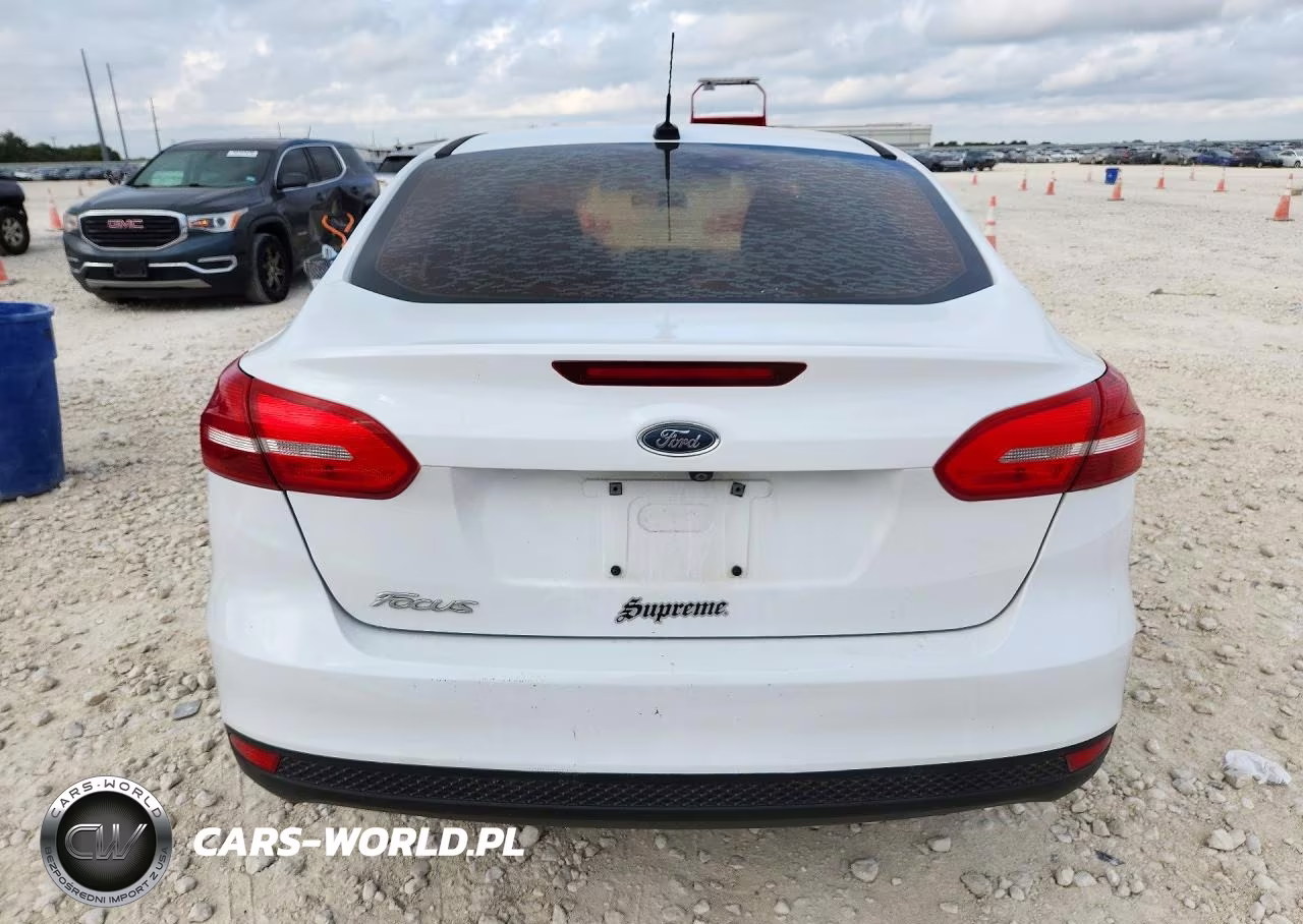 2018 Ford Focus S VIN:1FADP3E24JL277426 - 6