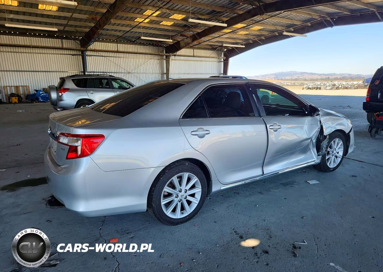 2013 Toyota Camry Xle VIN:4T4BF1FK5DR334059 - 3