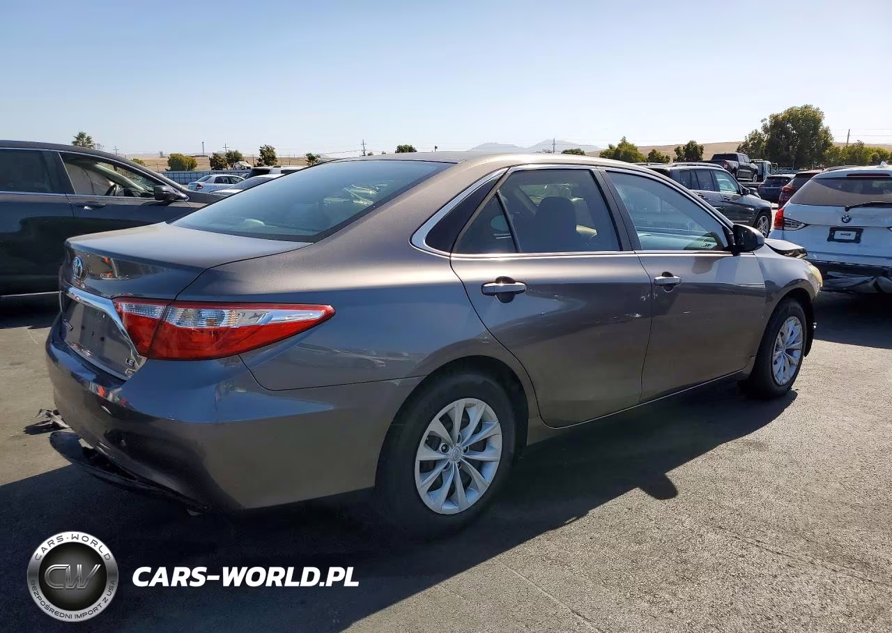 2015 Toyota Camry Le VIN:4T1BF1FK2FU969379 - 3