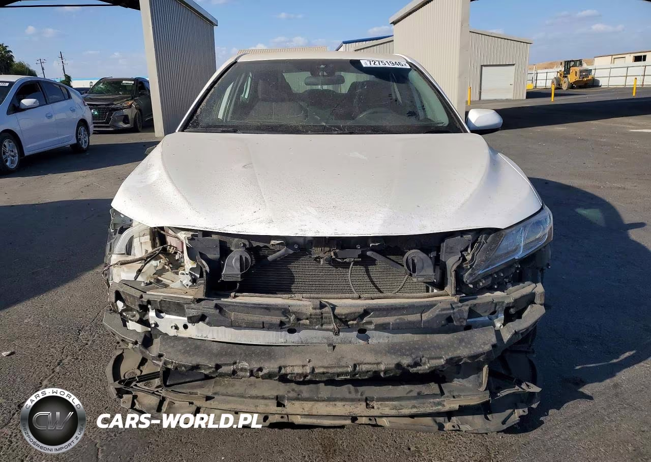 2019 Toyota Camry Le VIN:4T1B11HK1KU709755 - 5