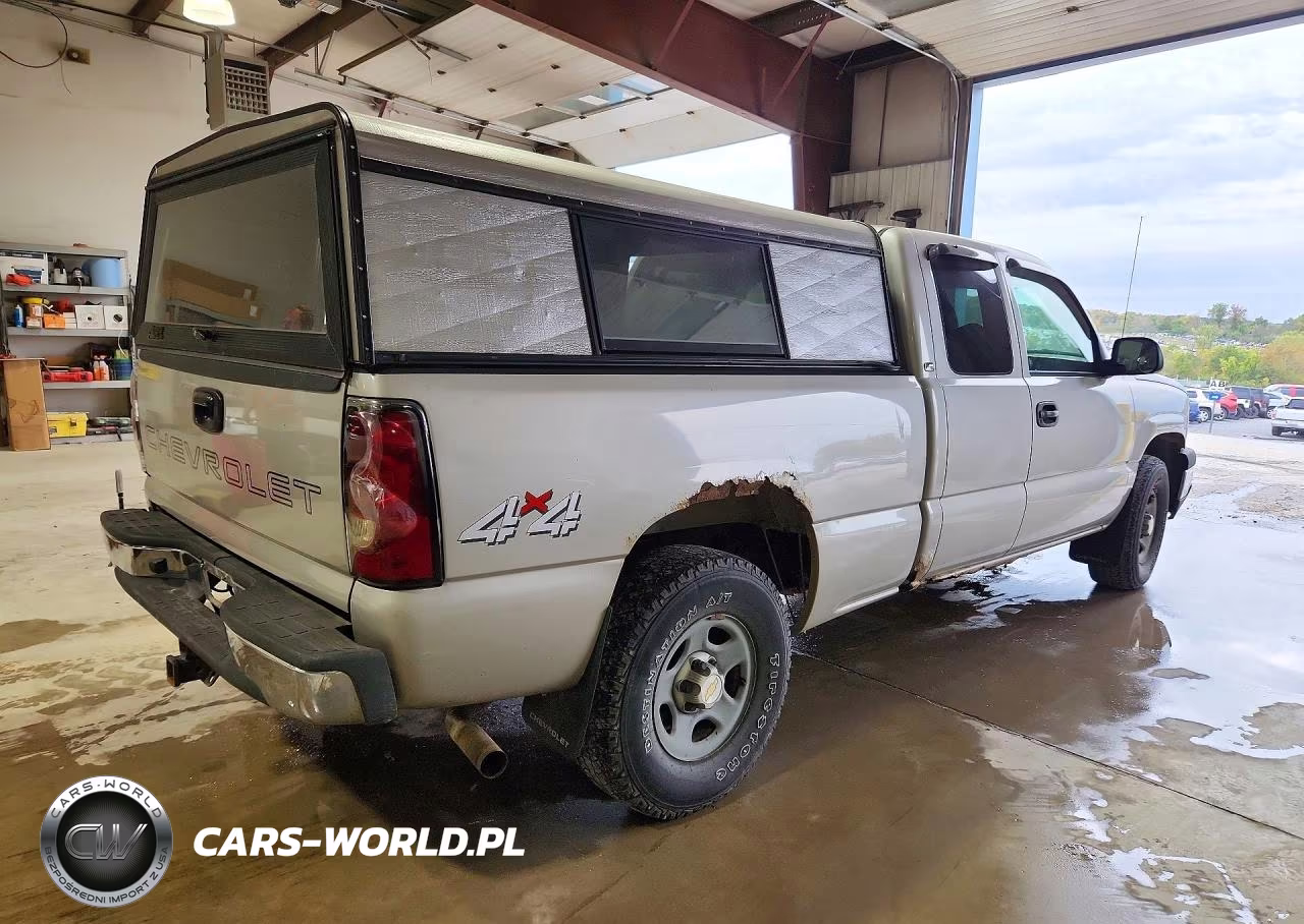 2004 Chevrolet Silverado K1500 VIN:1GCEK19T04E324013 - 3
