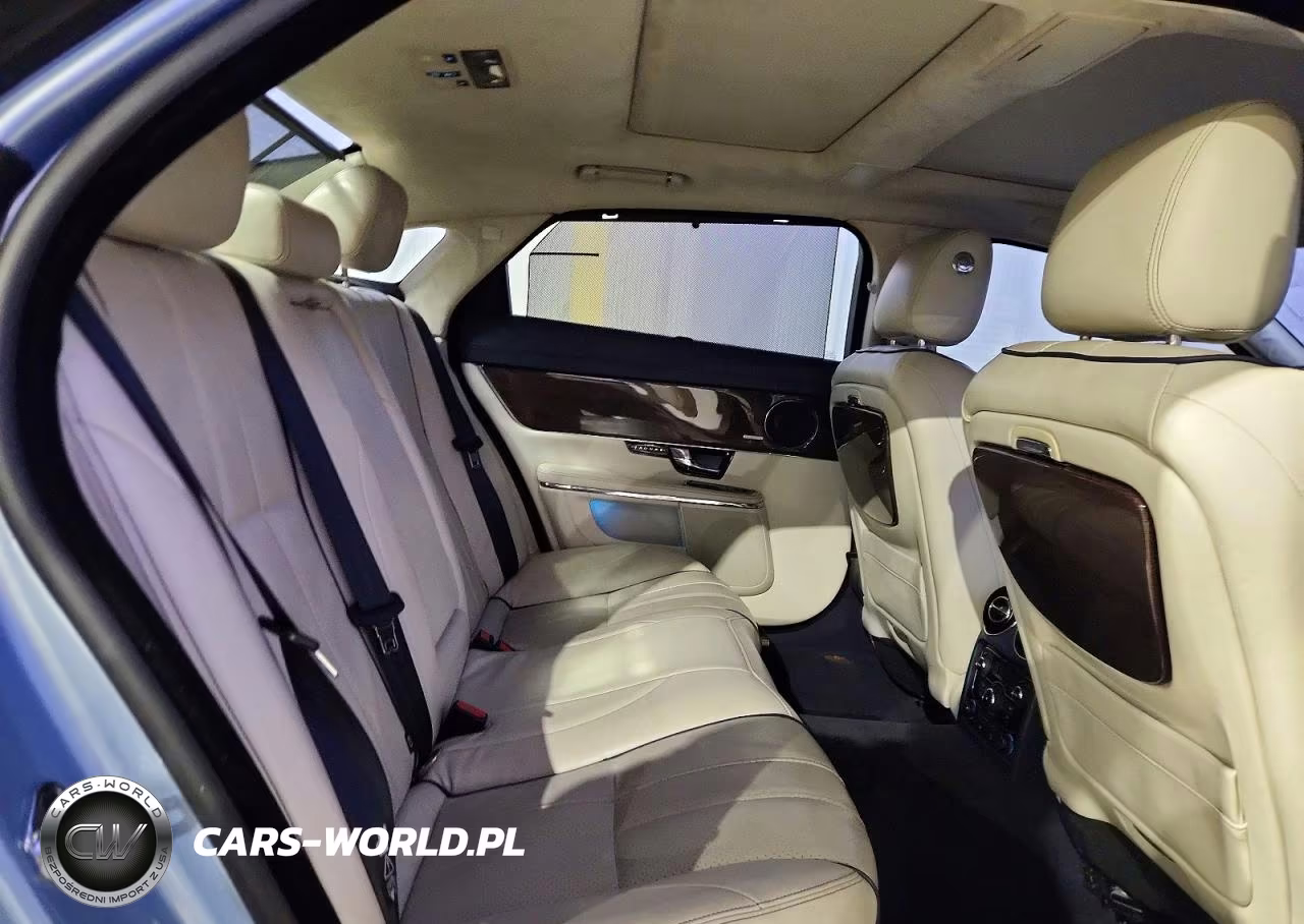 2010 Jaguar Xjl Portfolio VIN:SAJWA2GE2AMV00323 - 10