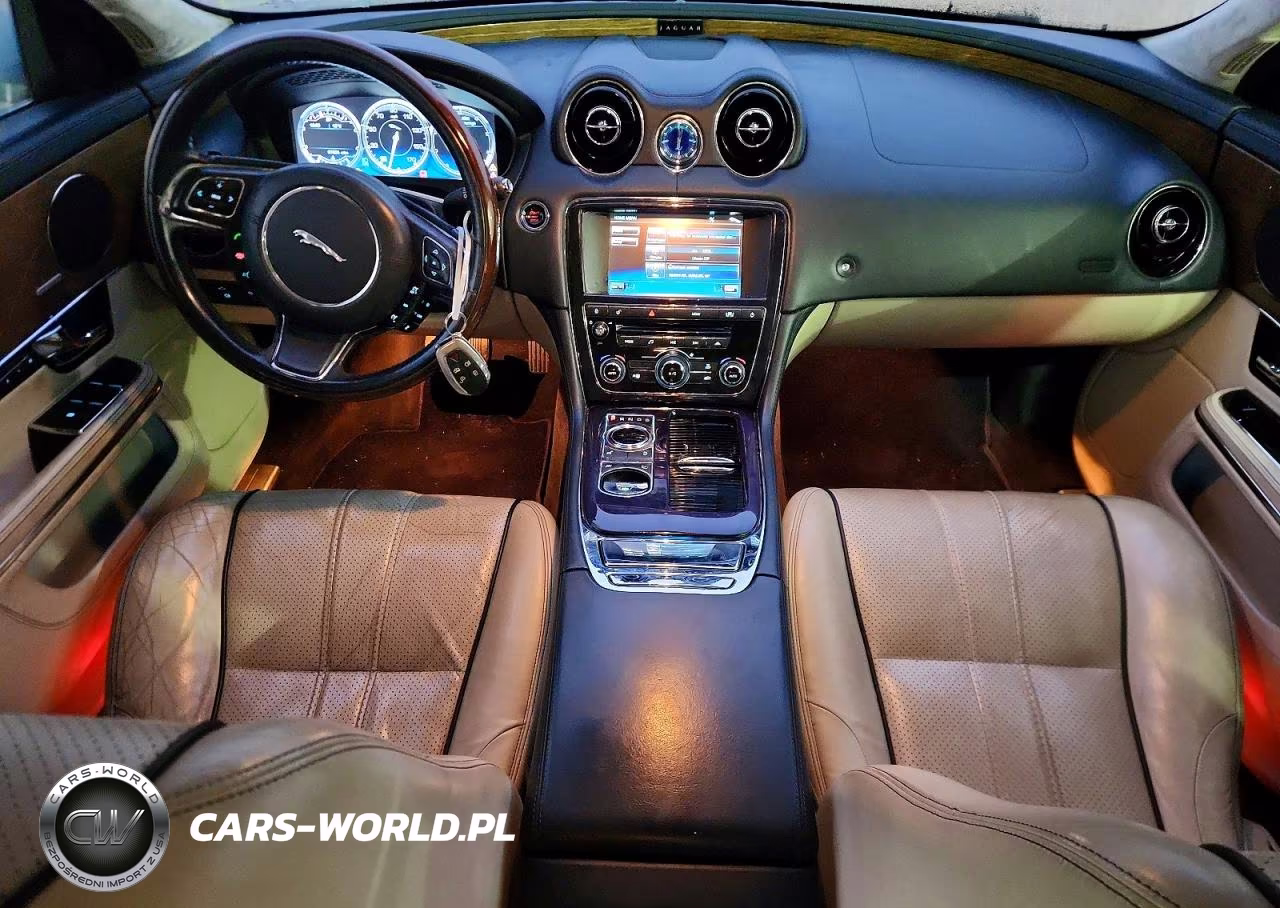 2010 Jaguar Xjl Portfolio VIN:SAJWA2GE2AMV00323 - 8